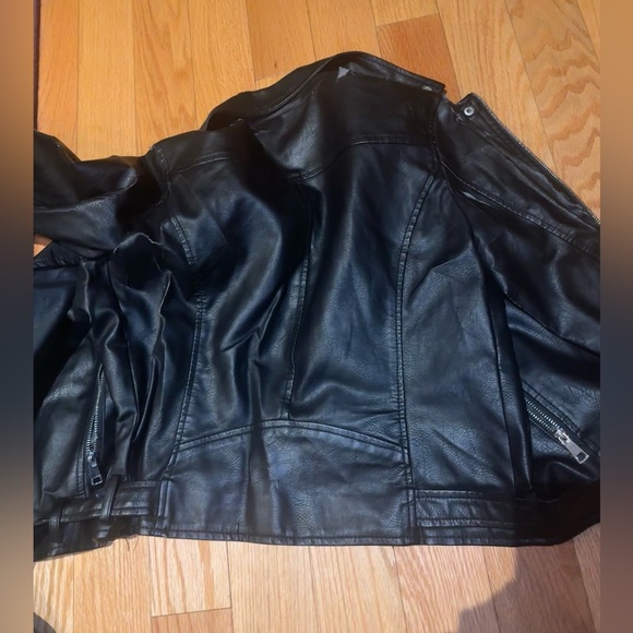 Vegan Leather Jacket Black faux pleather fashion nova women’s medium - Picture 7 of 9